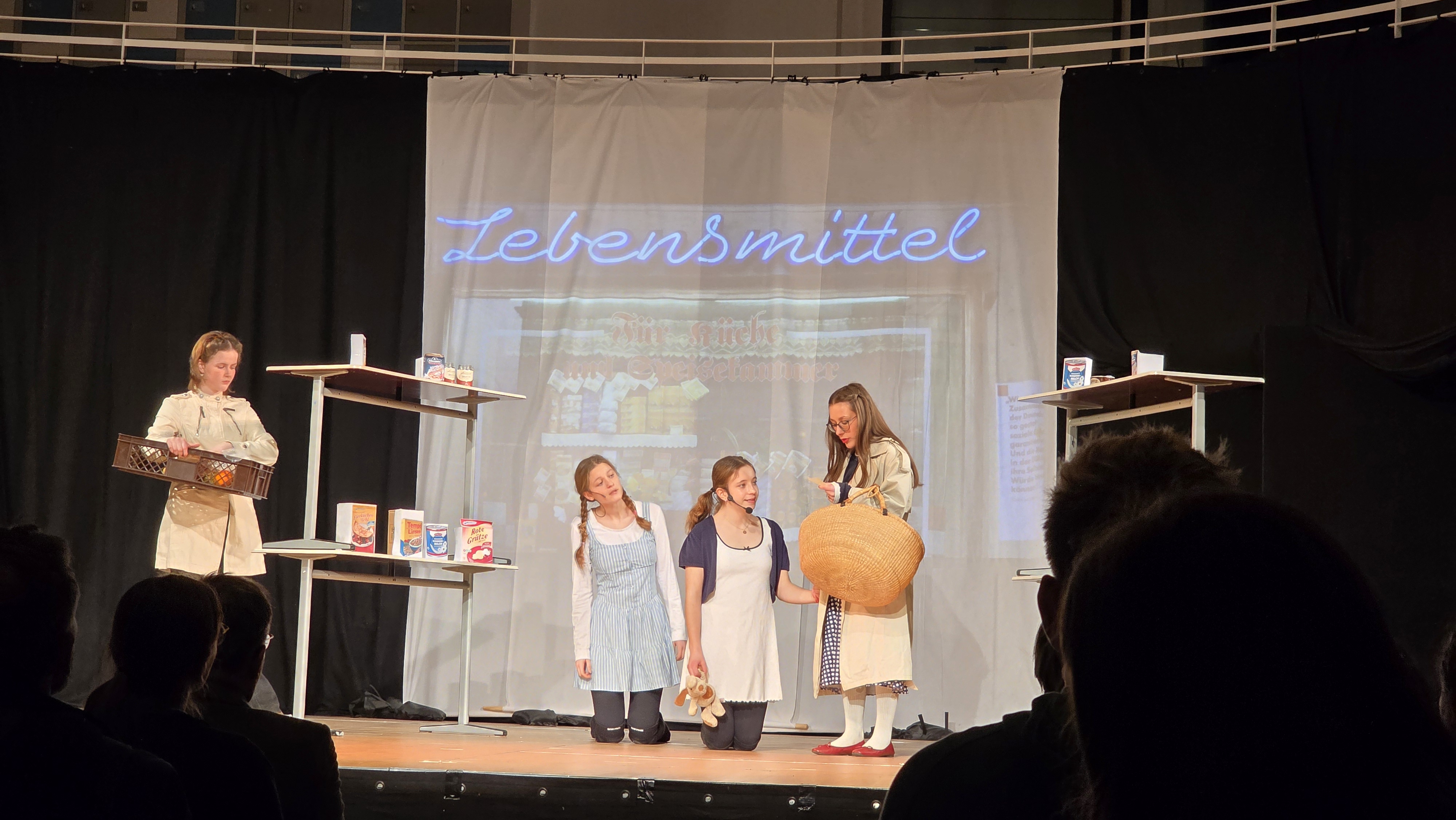 Oberstufentheater am GymKi Oberstufentheater am GymKi