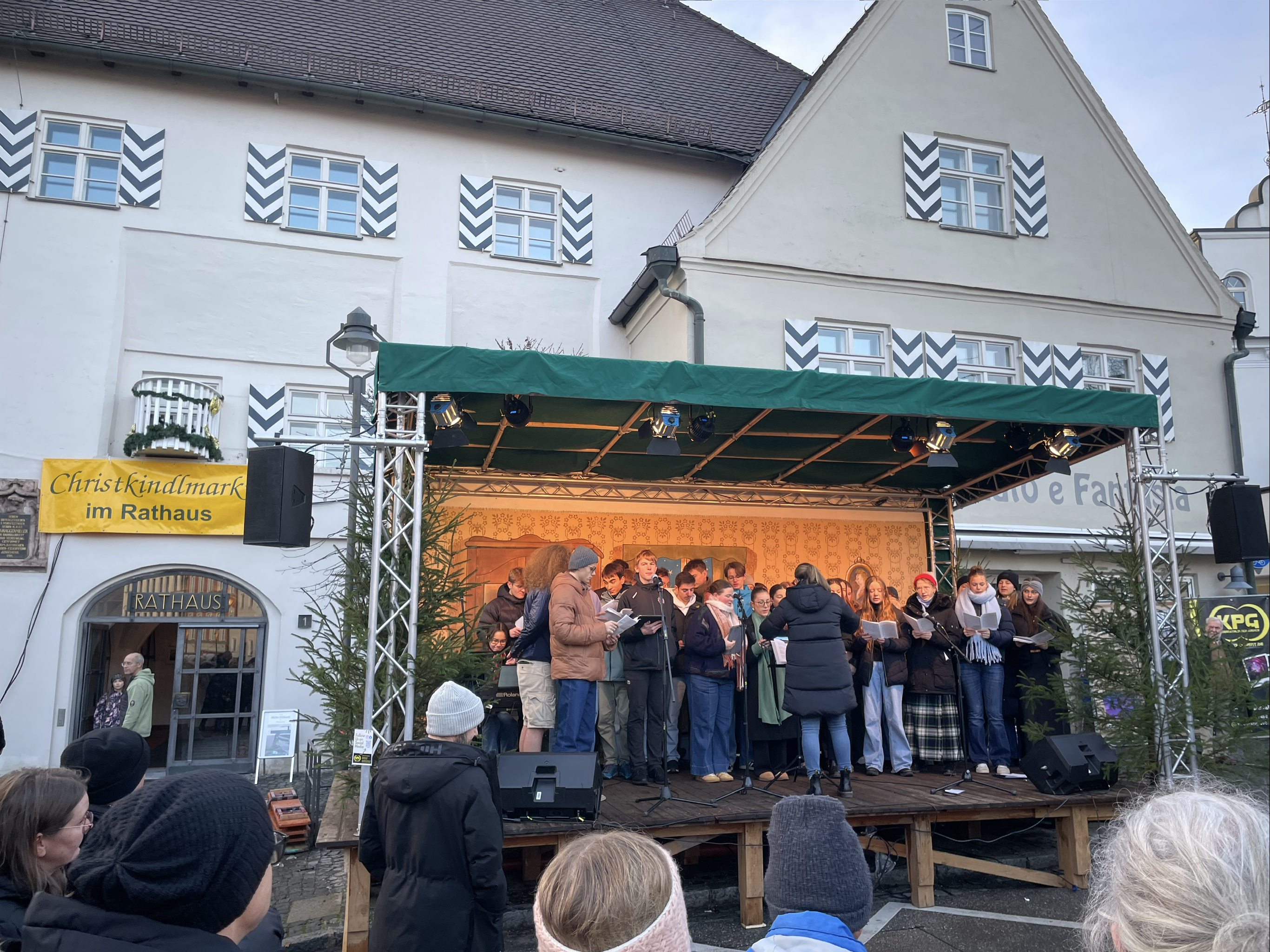 Chorauftritt auf dem Ebersberger Christkindlmark