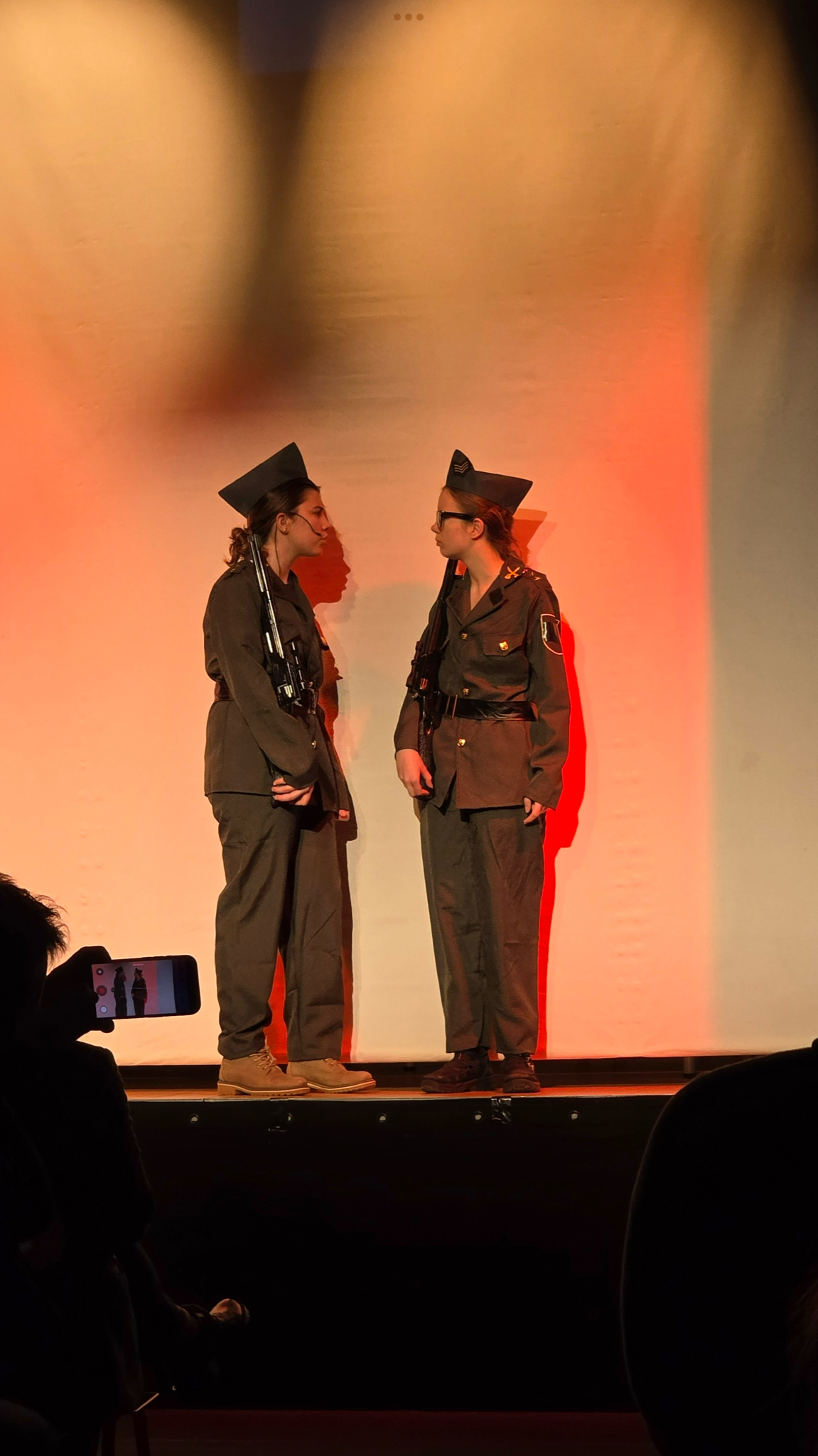 Oberstufentheater am GymKi Oberstufentheater am GymKi